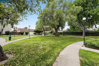 4 Sheffield Ct, San Pablo, CA 94806 - Photo 9