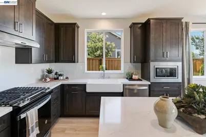 1306 Parkcrest Circle, Manteca, CA 95336 - Photo 13