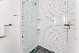 2832 Summit St, Oakland, CA 94609 - Photo 13
