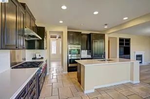 2746 Montego Bay St, Pittsburg, CA 94565 - Photo 9