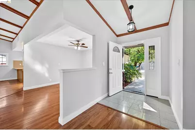 901 Helix Dr, Concord, CA 94518 - Photo 5