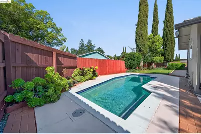 901 Helix Dr, Concord, CA 94518 - Photo 27