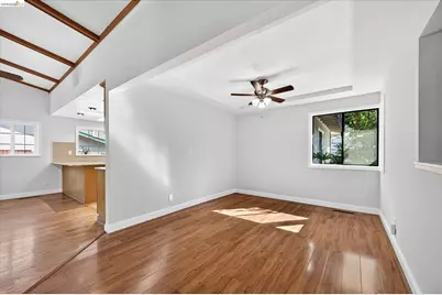 901 Helix Dr, Concord, CA 94518 - Photo 9