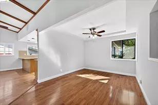 901 Helix Dr, Concord, CA 94518 - Photo 9