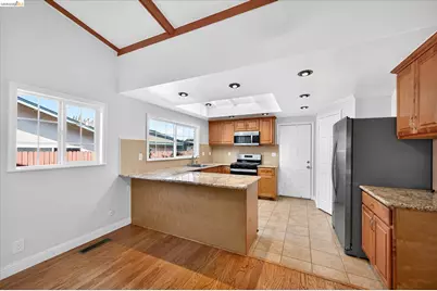 901 Helix Dr, Concord, CA 94518 - Photo 13