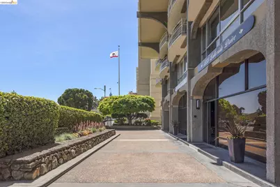 1555 Lakeside Dr #190, Oakland, CA 94612 - Photo 43