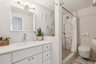 1555 Lakeside Dr #190, Oakland, CA 94612 - Photo 39