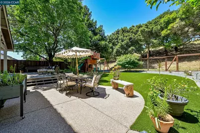 8254 Creekside Drive, Dublin, CA 94568 - Photo 27