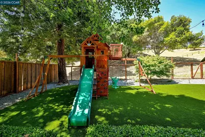 8254 Creekside Drive, Dublin, CA 94568 - Photo 31