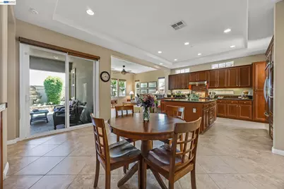 1362 Chatham Ct, Pleasanton, CA 94566 - Photo 11