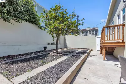 800 Girard St, San Francisco, CA 94134 - Photo 35