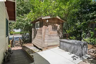 6400 Pinehaven Rd, Oakland, CA 94611 - Photo 65
