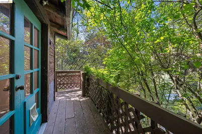6400 Pinehaven Rd, Oakland, CA 94611 - Photo 57