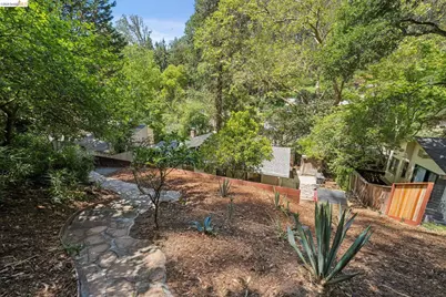 6400 Pinehaven Rd, Oakland, CA 94611 - Photo 51