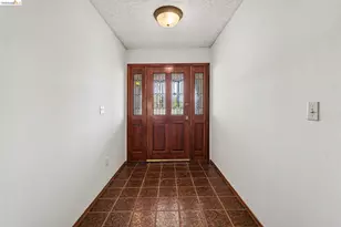325 Hillsdale Dr, Pittsburg, CA 94565 - Photo 11
