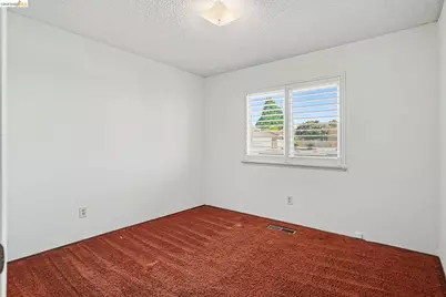 325 Hillsdale Dr, Pittsburg, CA 94565 - Photo 27