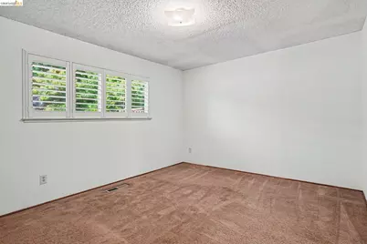 325 Hillsdale Dr, Pittsburg, CA 94565 - Photo 33