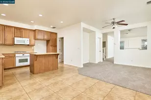 18 Outer Banks Pl, Sacramento, CA 95835 - Photo 5