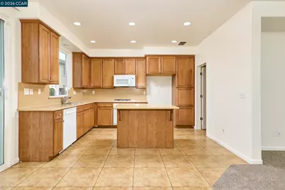 18 Outer Banks Pl, Sacramento, CA 95835 - Photo 3