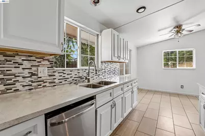 3909 Dry Creek Rd, Sacramento, CA 95838 - Photo 15
