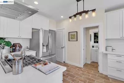 652 Valle Vista Ave, Oakland, CA 94610 - Photo 13