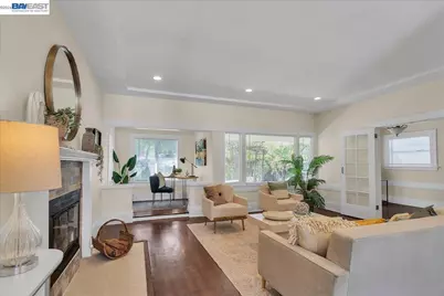 652 Valle Vista Ave, Oakland, CA 94610 - Photo 3