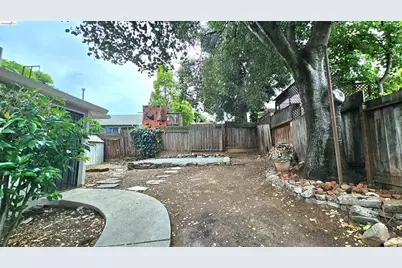 1404 Pine St, Martinez, CA 94553 - Photo 31