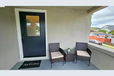 1404 Pine St, Martinez, CA 94553 - Photo 3