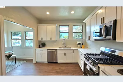 1404 Pine St, Martinez, CA 94553 - Photo 9