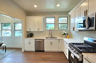 1404 Pine St, Martinez, CA 94553 - Photo 9