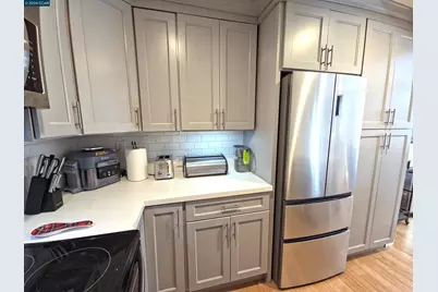 1739 Dalessi Dr, Pinole, CA 94564 - Photo 9