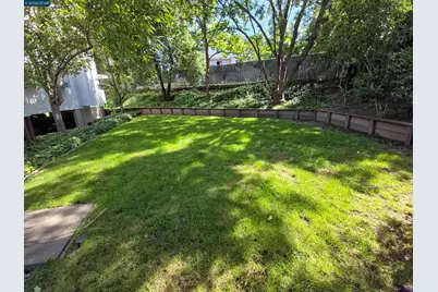 1739 Dalessi Dr, Pinole, CA 94564 - Photo 33