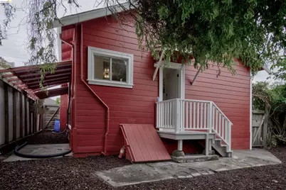 1068 66th St, Oakland, CA 94608 - Photo 35