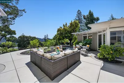 100 El Toyonal, Orinda, CA 94563 - Photo 3