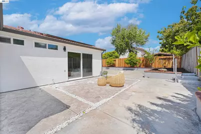 32419 Woodland Dr, Union City, CA 94587 - Photo 31