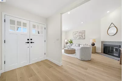 32419 Woodland Dr, Union City, CA 94587 - Photo 3