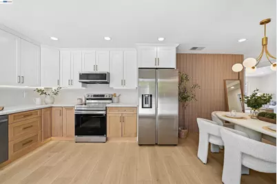 32419 Woodland Dr, Union City, CA 94587 - Photo 13