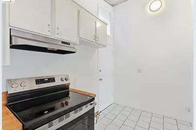 33 Eastwood Ct, Oakland, CA 94611 - Photo 13