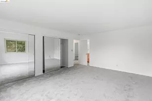 33 Eastwood Ct, Oakland, CA 94611 - Photo 21