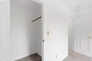 33 Eastwood Ct, Oakland, CA 94611 - Photo 27