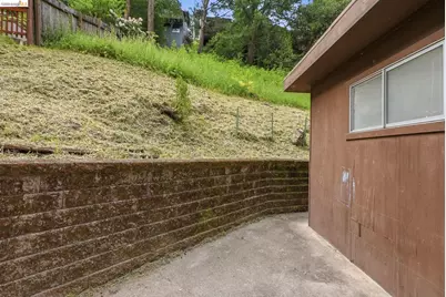 33 Eastwood Ct, Oakland, CA 94611 - Photo 35
