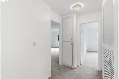 33 Eastwood Ct, Oakland, CA 94611 - Photo 17