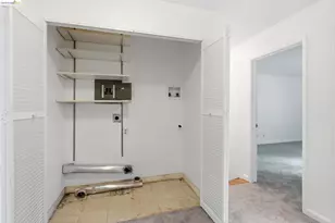 33 Eastwood Ct, Oakland, CA 94611 - Photo 31