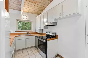 33 Eastwood Ct, Oakland, CA 94611 - Photo 13