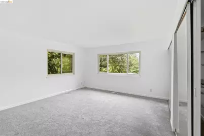 33 Eastwood Ct, Oakland, CA 94611 - Photo 19