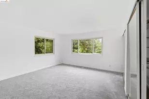 33 Eastwood Ct, Oakland, CA 94611 - Photo 19