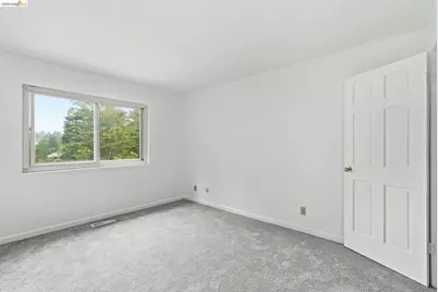 33 Eastwood Ct, Oakland, CA 94611 - Photo 25