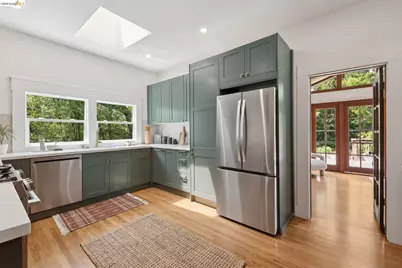 2121 Carleton St, Berkeley, CA 94704 - Photo 23