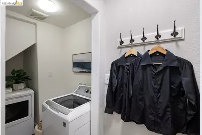 2343 Mastlands Dr, Oakland, CA 94611 - Photo 39