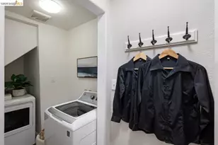 2343 Mastlands Dr, Oakland, CA 94611 - Photo 39